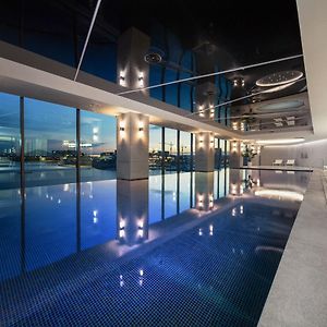 Pool Corner King Suite